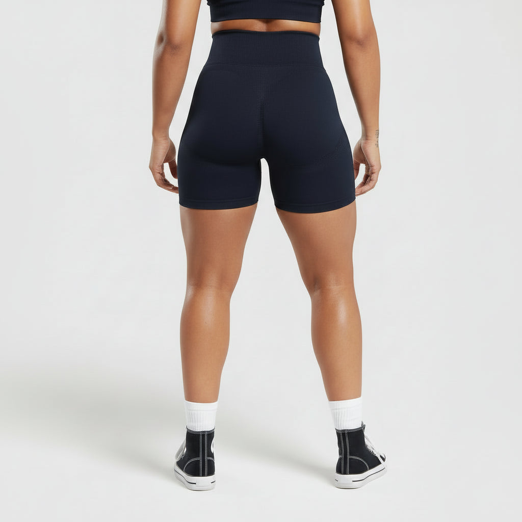 Conjunto ALL BLACK – Top Cut-Out + Short Sculpt