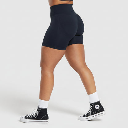 Conjunto ALL BLACK – Top Cut-Out + Short Sculpt