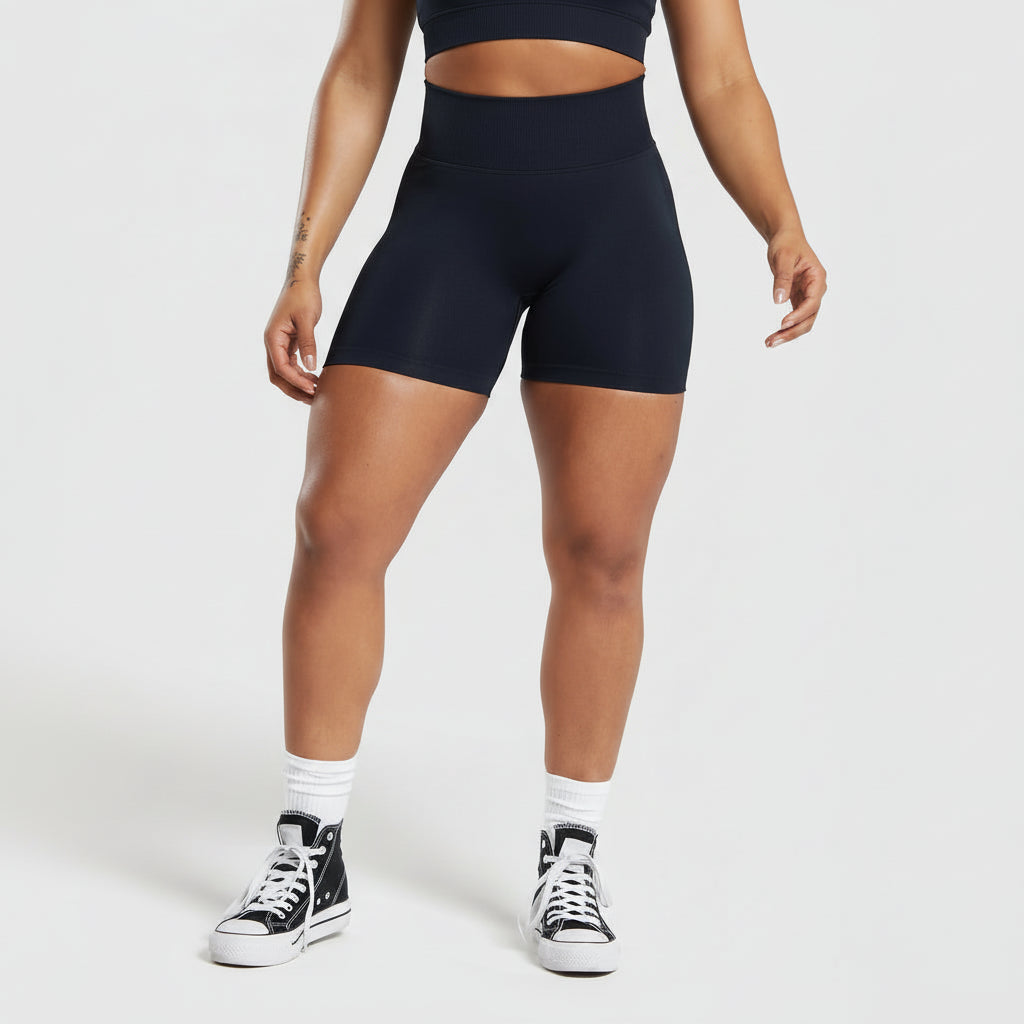 Conjunto ALL BLACK – Top Cut-Out + Short Sculpt
